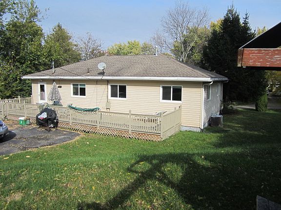 3rd image of 3249 Boxwood Dr