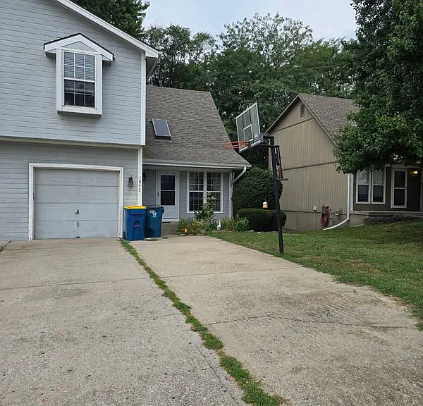 1853 Chickadee Dr — Photo 1
