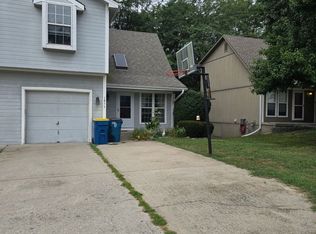 1853 Chickadee Dr, Liberty, MO 64068