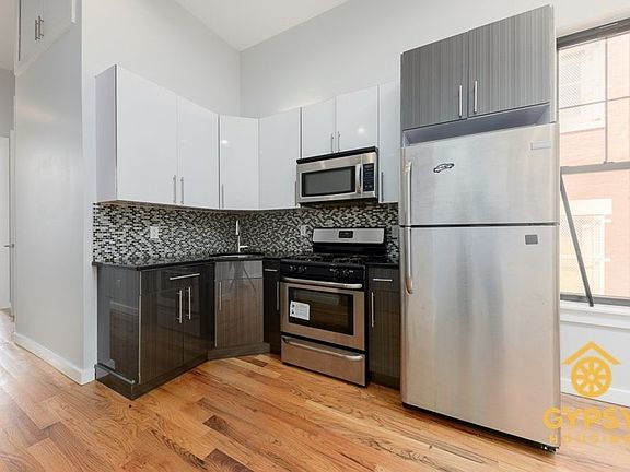 4th image of 320 Harman St #1RB