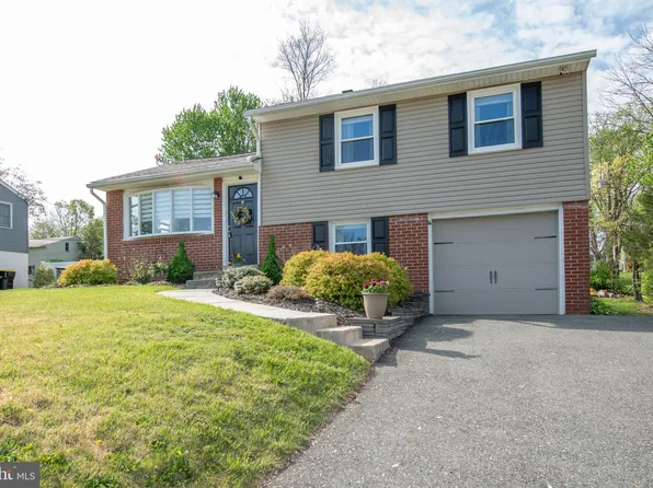 328 Adrian Rd, Collegeville, PA 19426