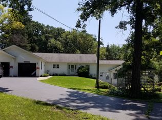 515 Algonquin Rd, Fox River Grove, IL 60021