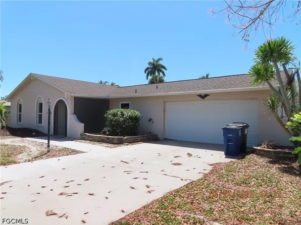 14889 Bonaire Cir, Fort Myers, FL 33908
