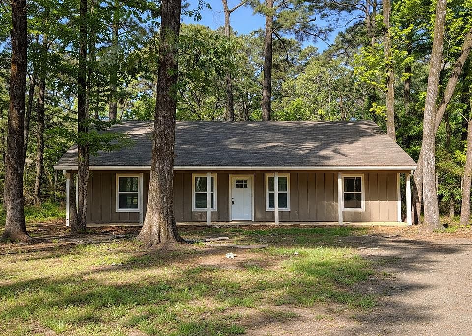 1st image of 375 Admiral Dr