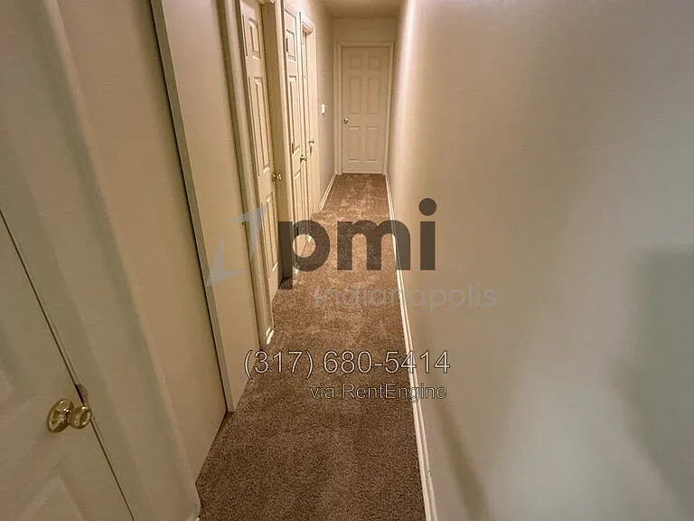 228 S Green St #B — Photo 16