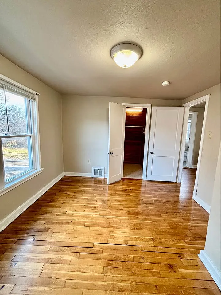 2 bed, 1.5 bath, 1000 sqft, $1,100 — Photo 1