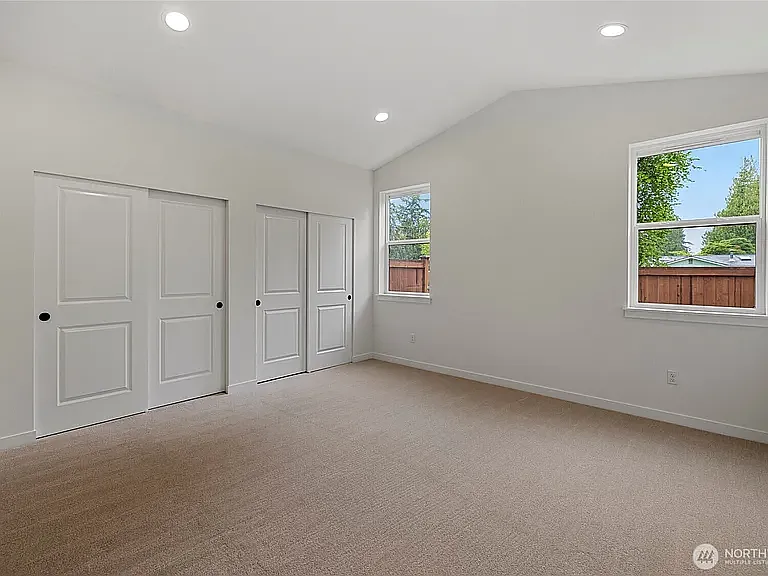 745 Prospect St — Photo 14