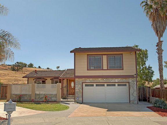 5th image of 3470 Pinnacle Dr