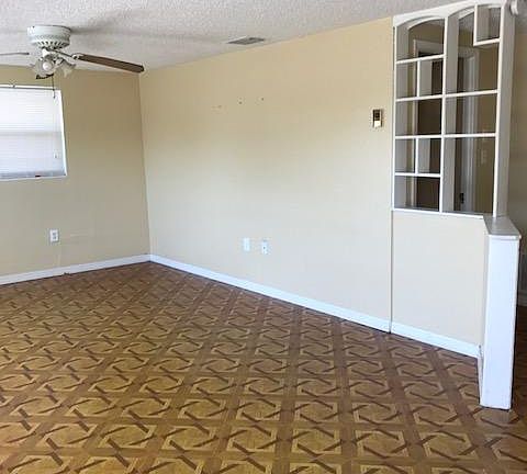 20 X 15 Living Room