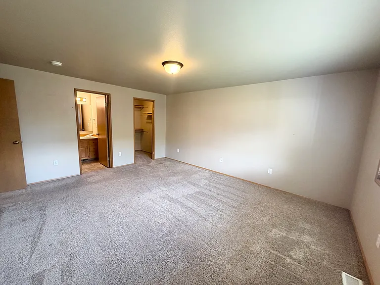 3309 Davis Ct NE — Photo 13