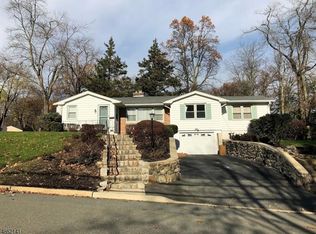 44 Sedgefield Dr, Morris Plains, NJ 07950