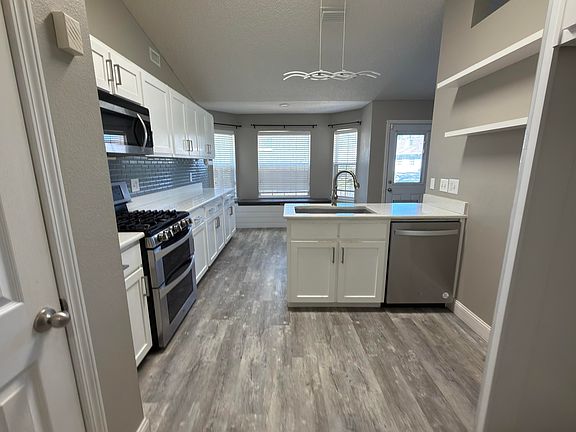 2nd image of 2673 Paddock Cir