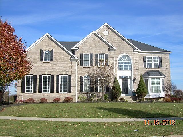 1st image of 7227 Capilano Dr