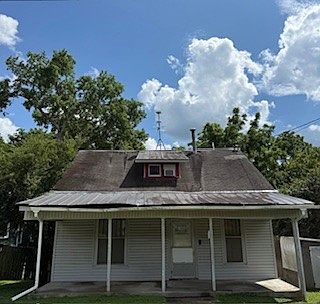 2nd image of 1403 Paris Ave