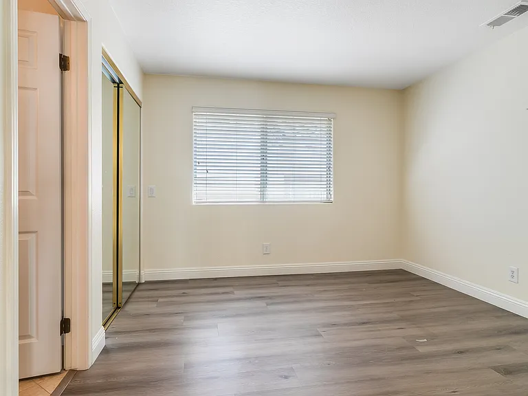 24241 Rue De Cezanne — Photo 16