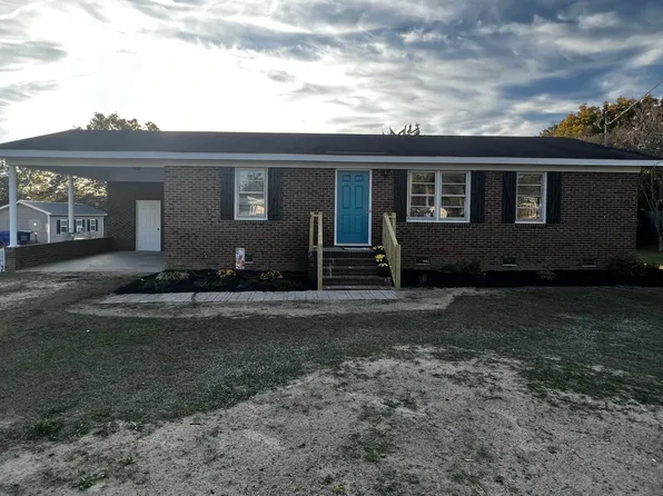 300 S Isabella St, Coats, NC 27521