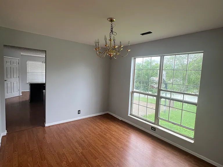 3504 Thornehill Dr — Photo 8