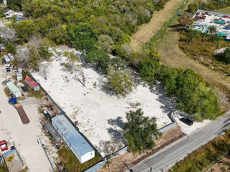 5033 S Acres Dr — Photo 6
