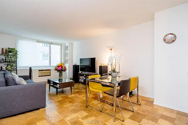 Rented by Town Residential | media 7