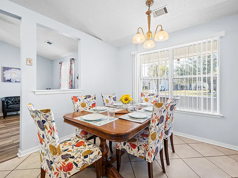 114 Cambridge Rd — Photo 33