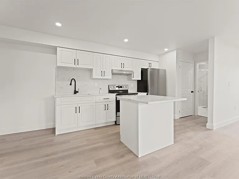 702 Pierre Ave #1 — Photo 6