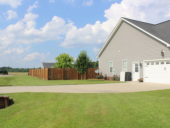 4th image of 2811 Metfield Dr
