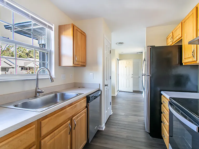 605 Carlyle Way — Photo 11