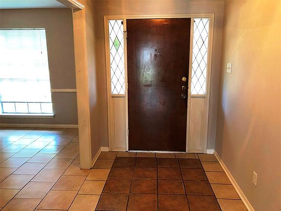 2nd image of 2323 Rushbrook Dr