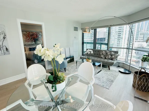 10 Queens Quay W, Toronto, ON