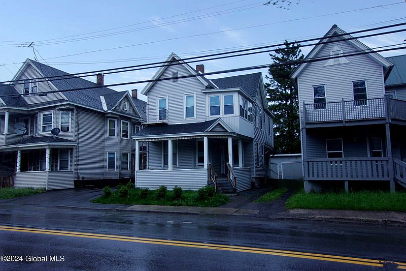 4th image of 185 Market Street