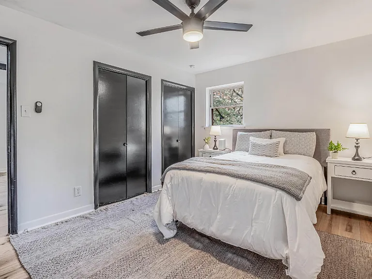1112 N Hughes St — Photo 8