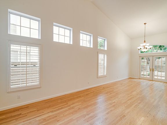 3rd image of 2461 Whitechapel Pl