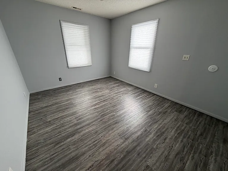 1402 E Main St #E — Photo 8