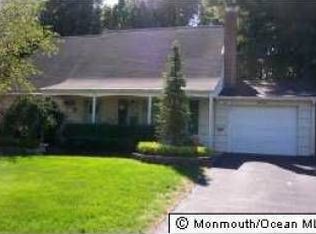 54 Cambridge Dr, Aberdeen, NJ 07747