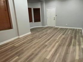 3252 W Armitage Ave, Chicago, IL