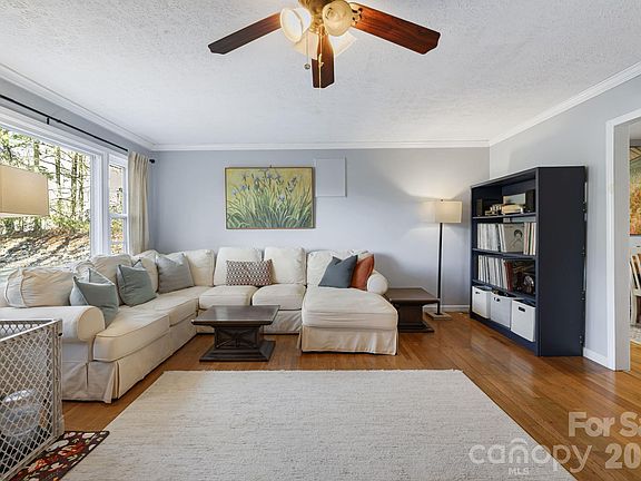 4th image of 1590 Bruce Rd