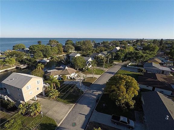 3rd image of 4101 Beach Dr SE