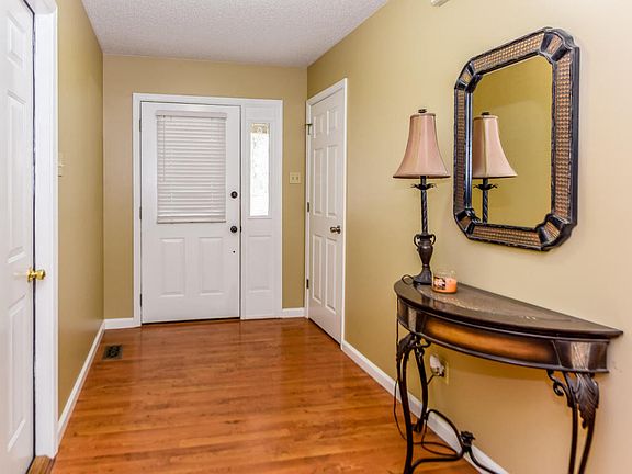 3rd image of 2114 Colby Dr