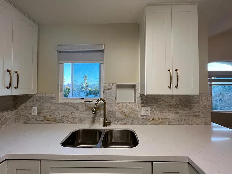 KITCHEN SINK