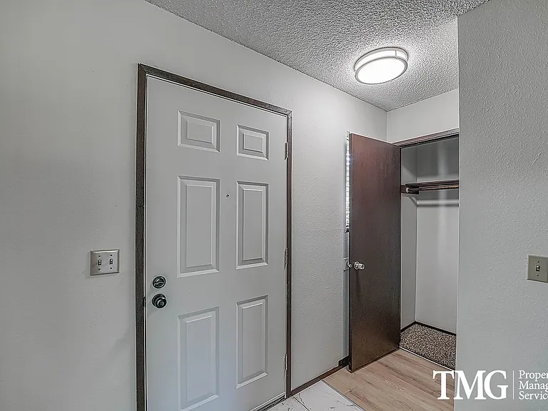 321 NE 105th St — Photo 3