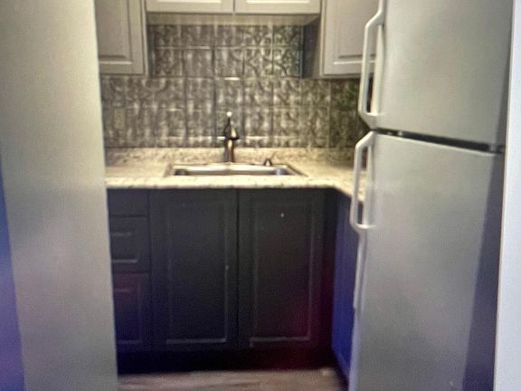 4th image of 694 Robinwood Dr APT B