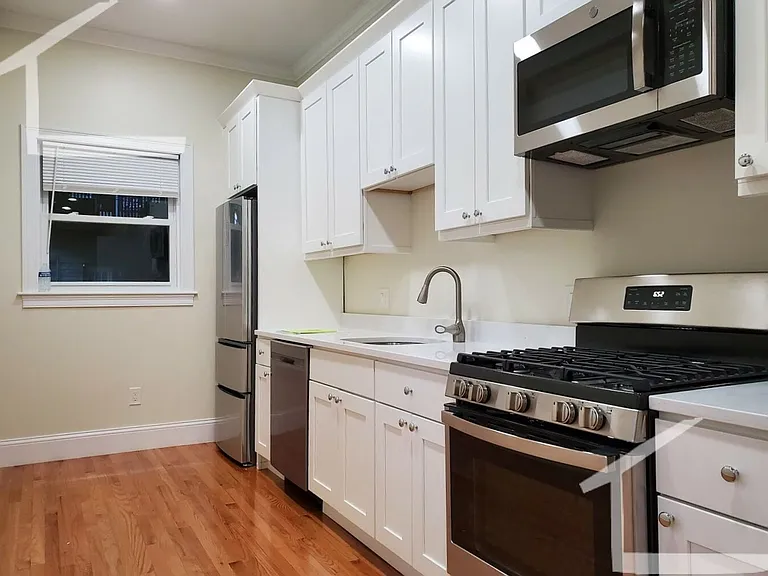 12 Harris St #101 — Photo 1
