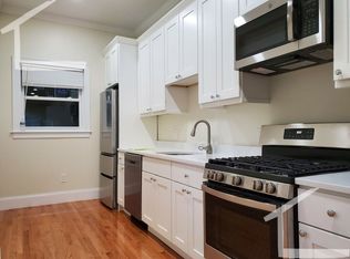 12 Harris St #101, Brookline, MA 02446