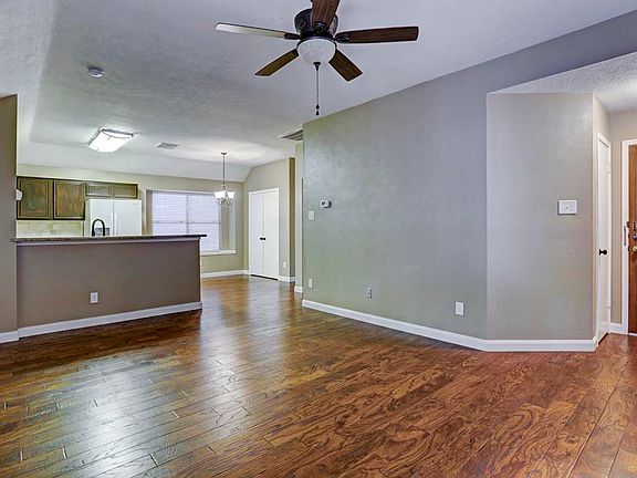 2nd image of 1821 Old Creek Dr