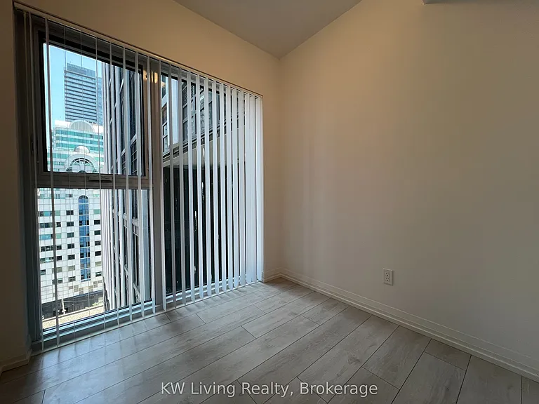 400 King St W #1123 — Photo 6