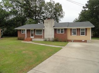 112 College Cir, Mount Olive, NC 28365