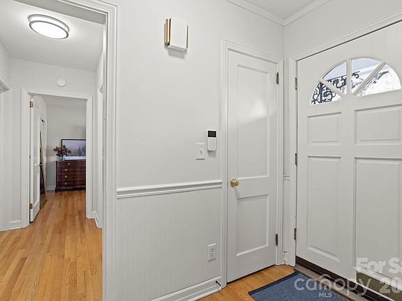 5th image of 1223 Oakland St
