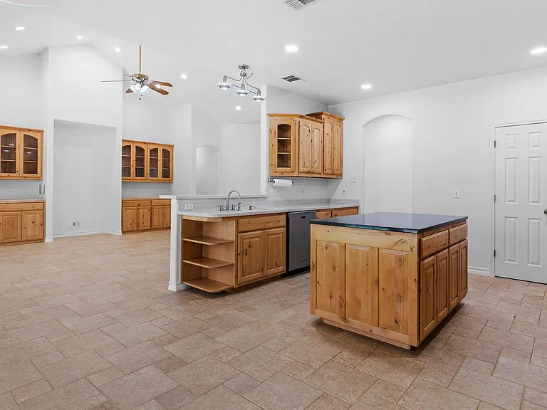 10808 Dedeke Dr — Photo 10