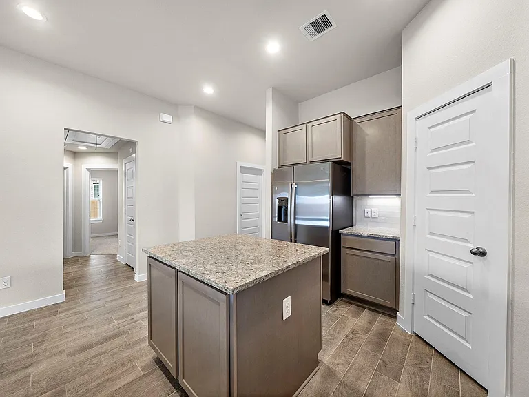 3327 Tilley Dr — Photo 15
