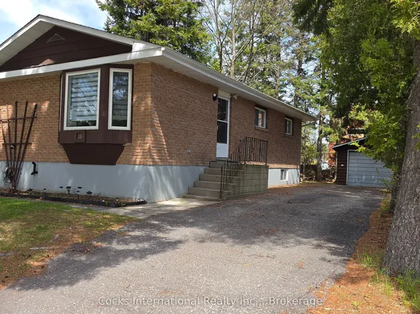 36 Susan St W, Huntsville, ON P1H 1X2